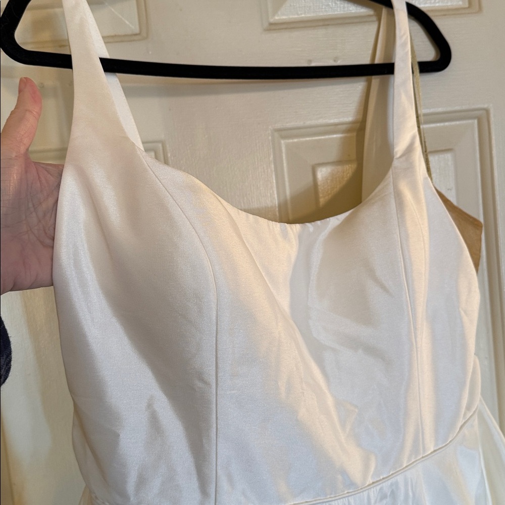 Jenny by Jenny Yoo
Lawrence Square-Neck Open-Back Taffeta
Wedding Gown - Picture 11 of 17